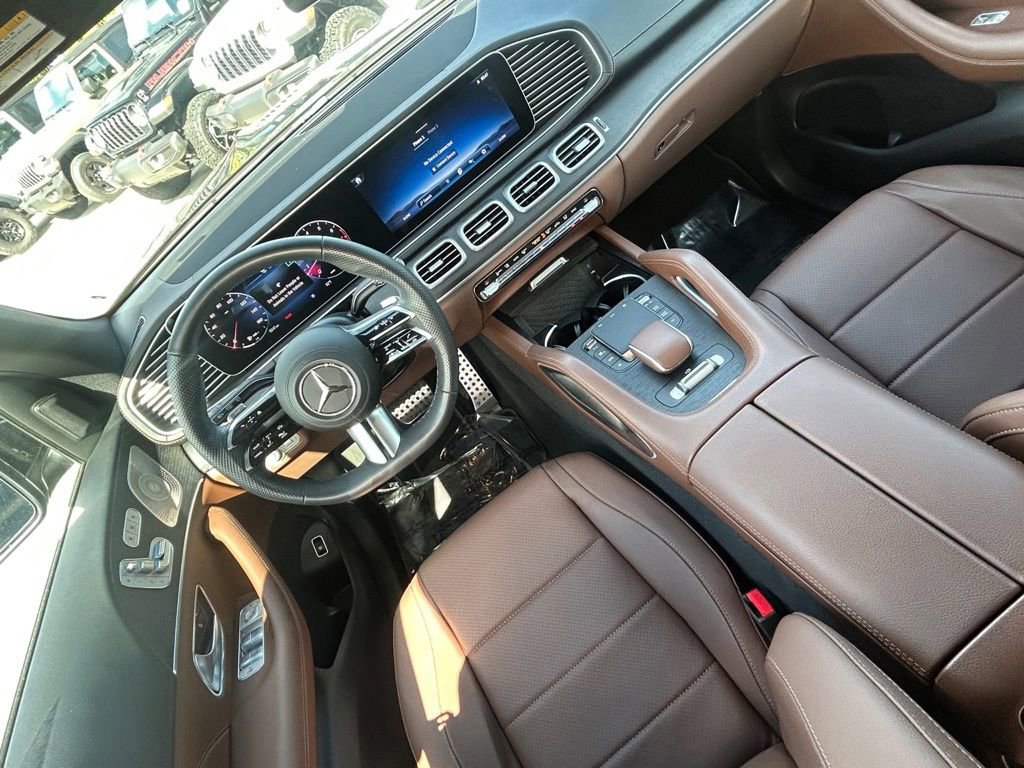 Used 2024 Mercedes-Benz GLS 450 4MATIC w/ AMG Line Exterior image 9