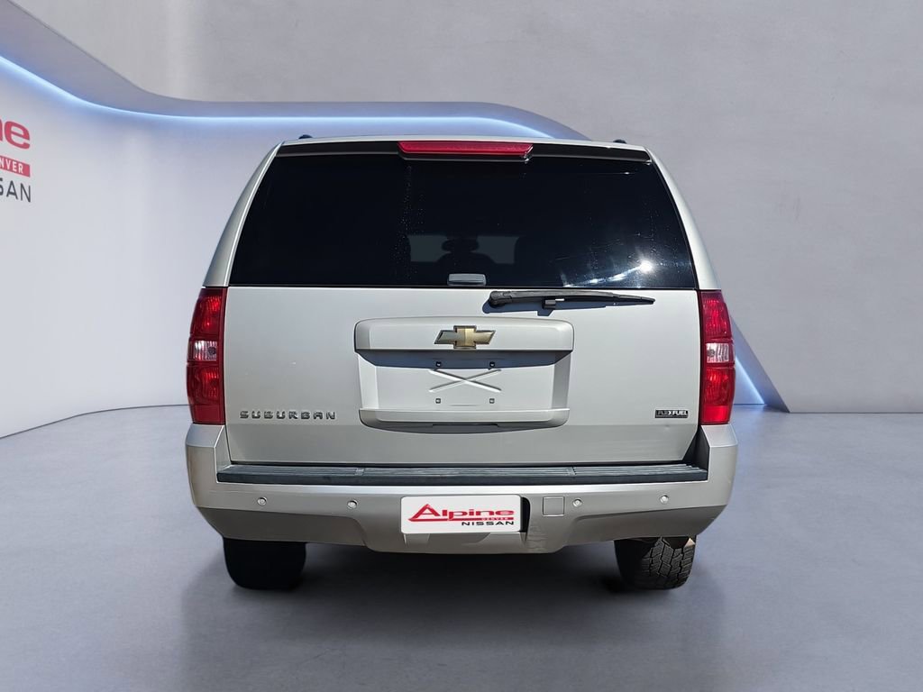 Used 2009 Chevrolet Suburban LT image 4