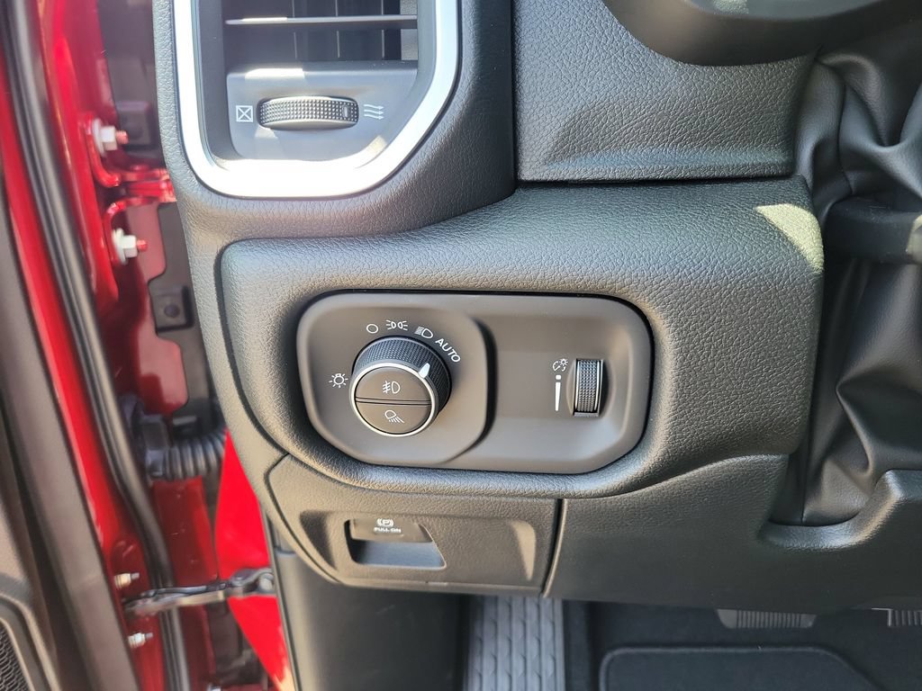 New 2026 RAM 1500 Express AWD/4WD image 20