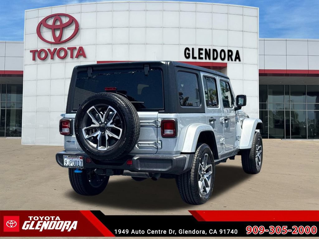 Used 2024 Jeep Wrangler Unlimited w/ Convenience Group AWD/4WD image 10