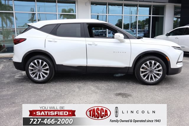 Used 2024 Chevrolet Blazer Premier w/ Enhanced Convenience Package FWD image 9