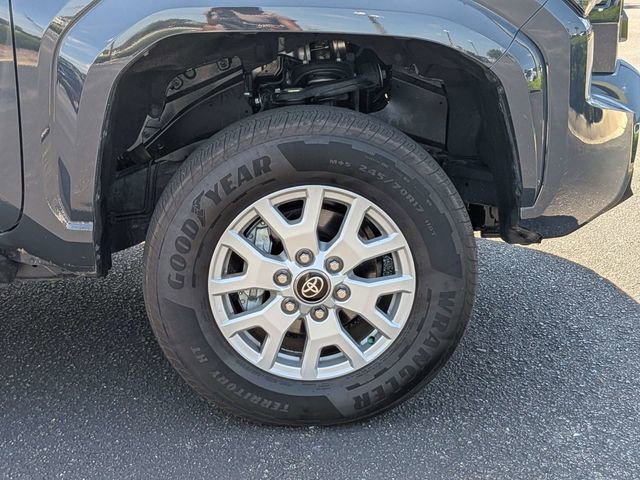 Used 2025 Toyota Tacoma SR5 AWD/4WD image 11