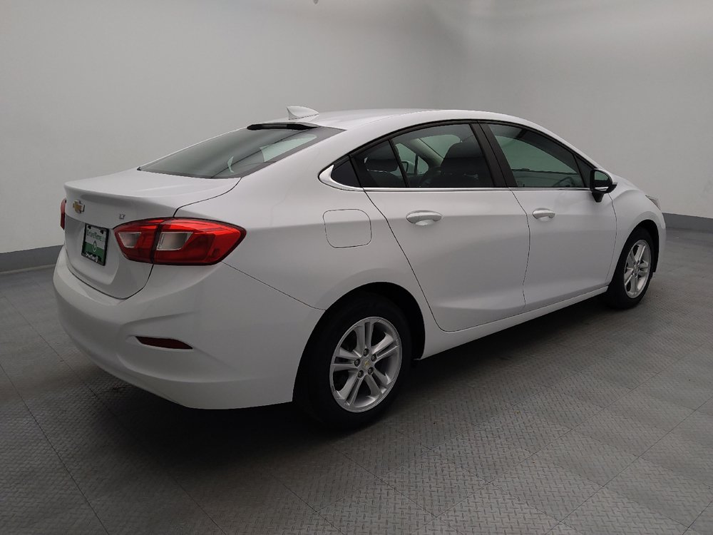 Used 2018 Chevrolet Cruze LT FWD image 10