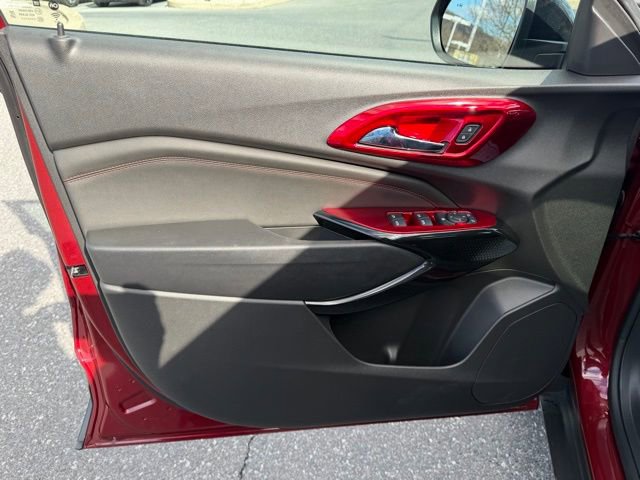 Certified 2025 Chevrolet Trax RS w/ Sunroof Package image 28