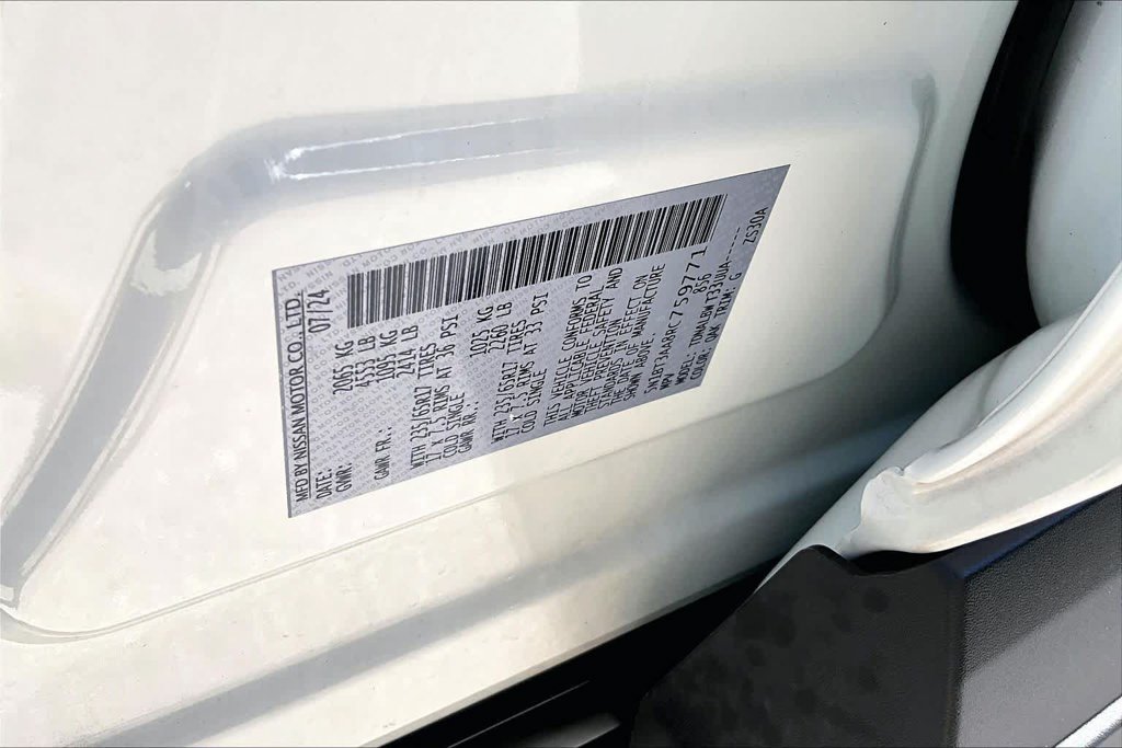 Used 2024 Nissan Rogue S FWD image 35