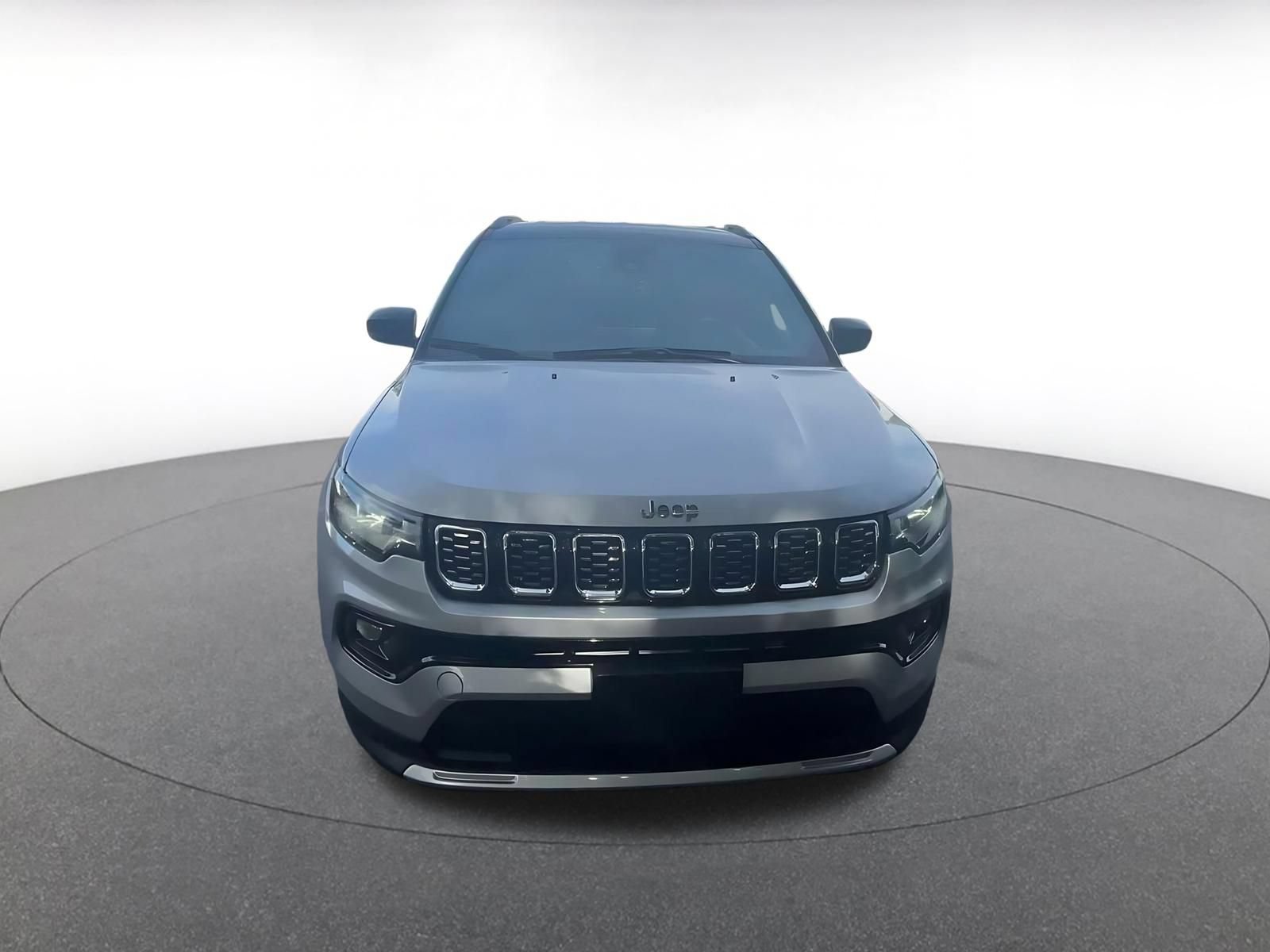 Used 2025 Jeep Compass Limited AWD/4WD image 4