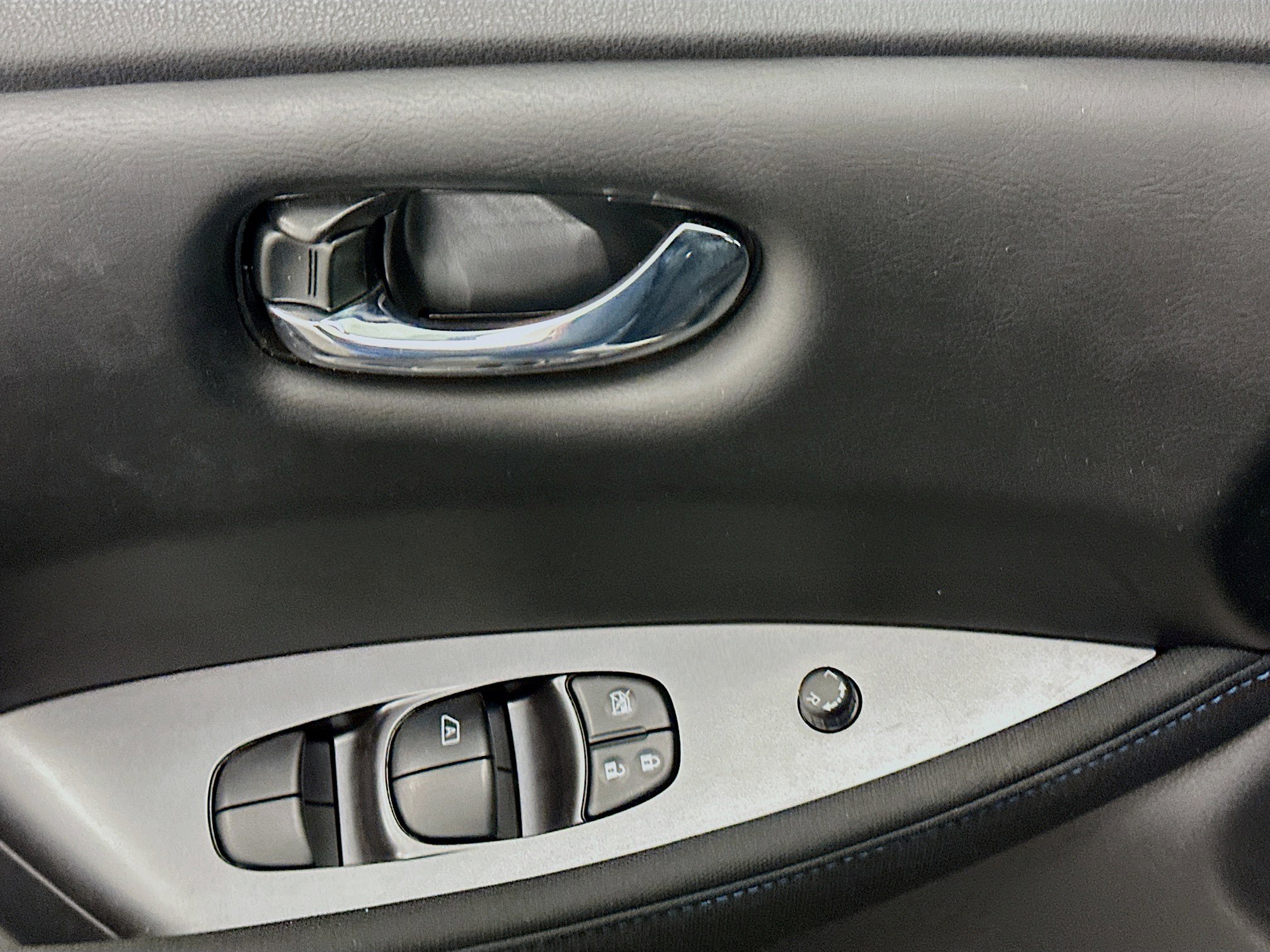 Used 2024 Nissan Leaf S image 15