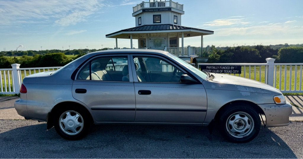 Used 2001 Toyota Corolla CE FWD image 4