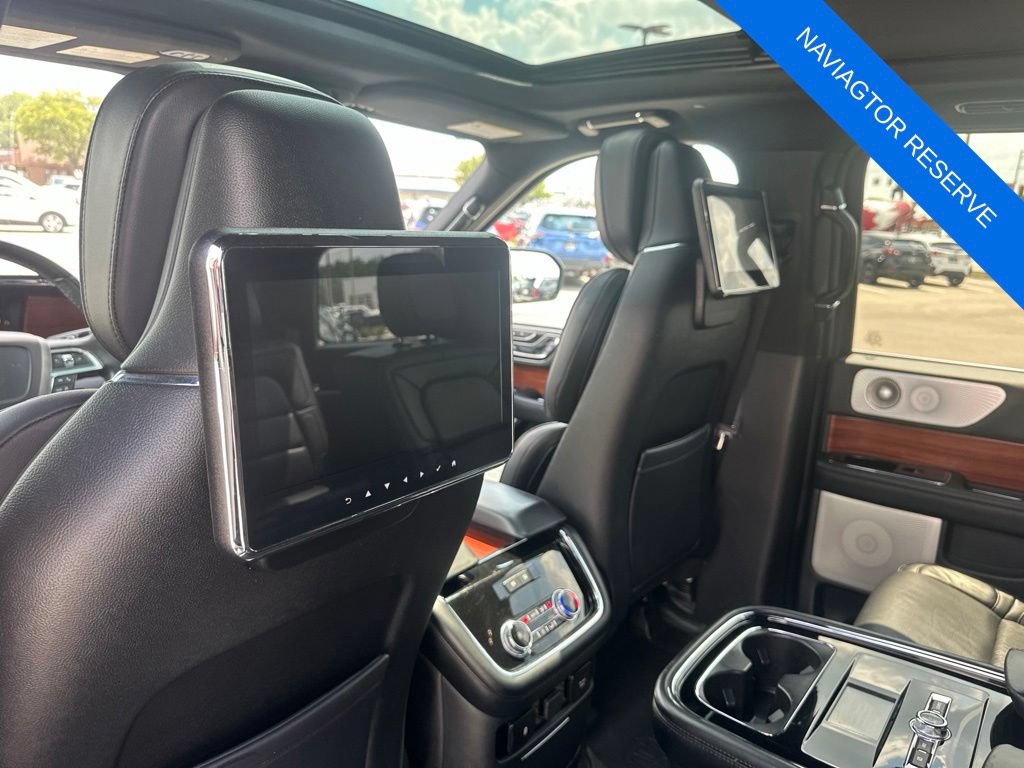 Used 2018 Lincoln Navigator Reserve w/ Technology Package AWD/4WD image 25