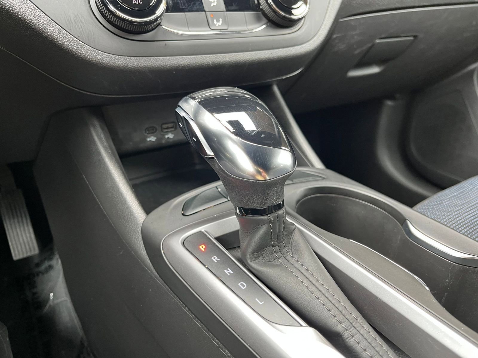 Used 2025 Buick Envista Preferred image 42