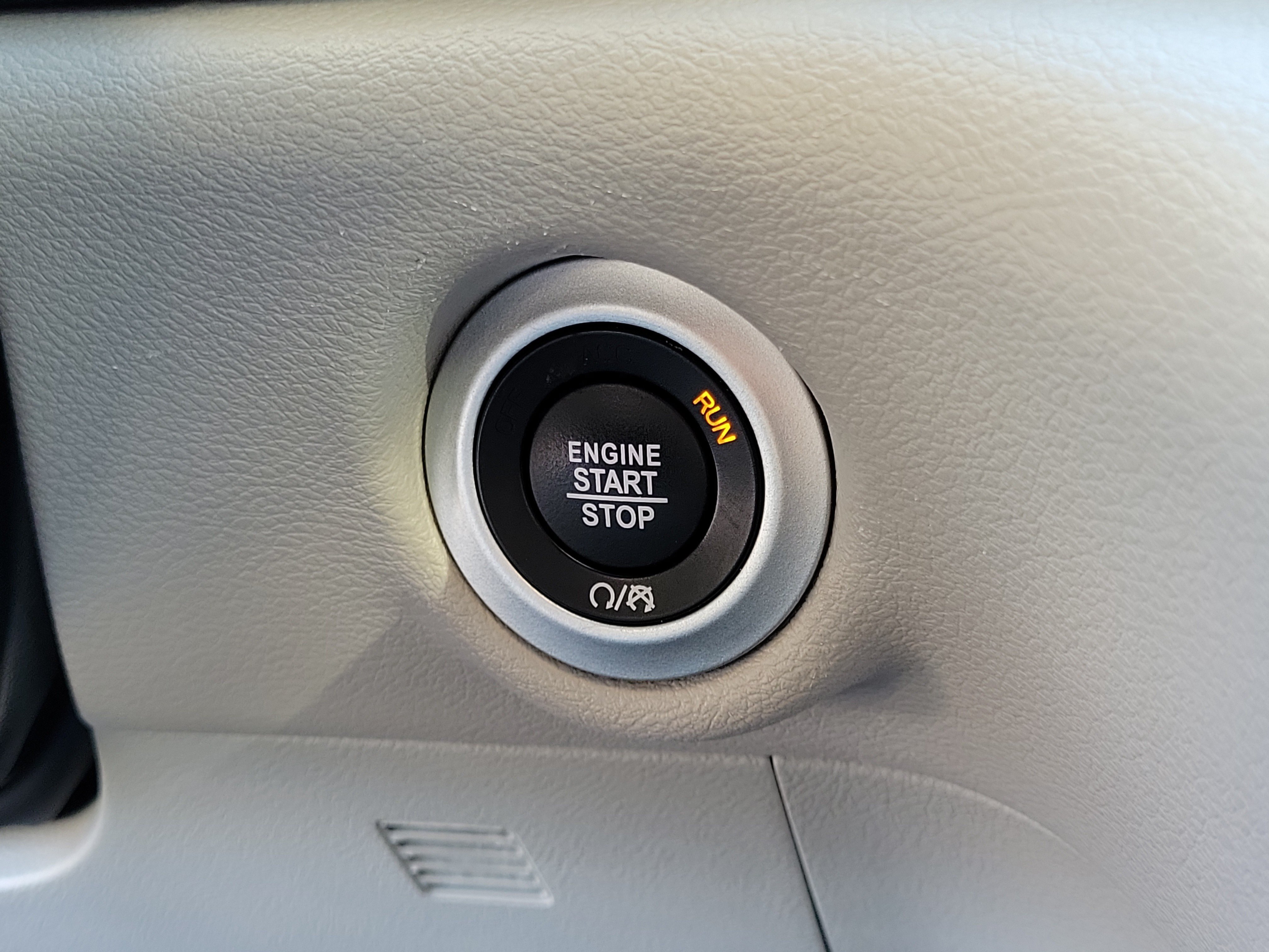 Used 2024 Chrysler Voyager LX FWD image 28