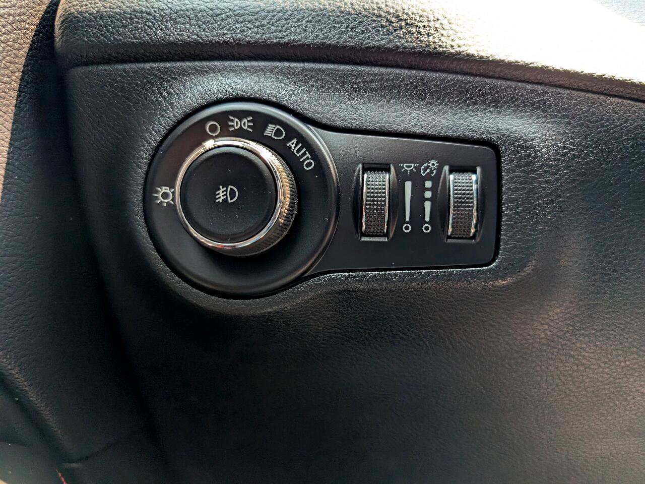 Used 2018 Jeep Compass Trailhawk w/ Leather Interior Group image 19