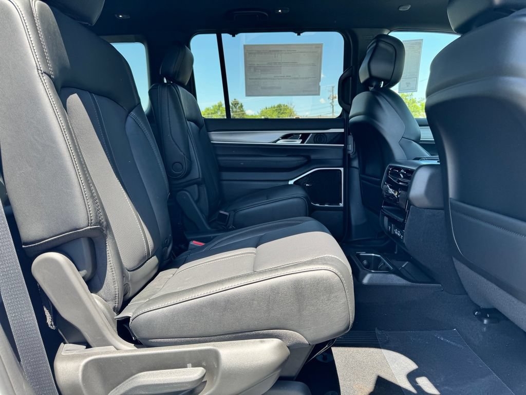 New 2026 Jeep Grand Wagoneer L Limited AWD/4WD image 12
