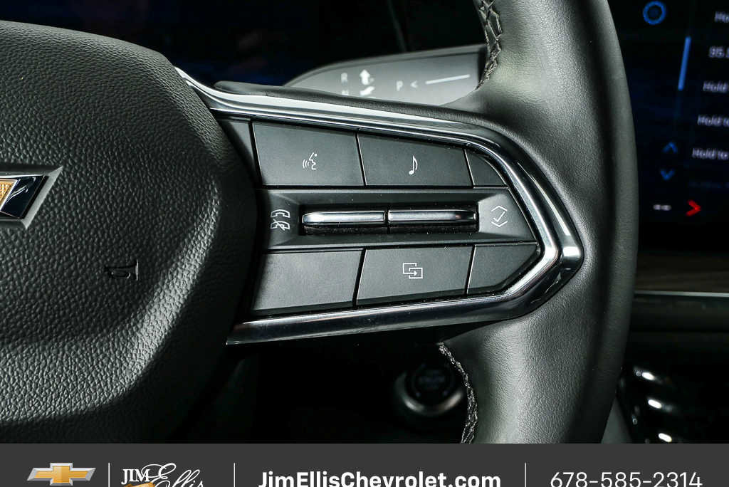 Used 2025 Chevrolet Suburban LT AWD/4WD image 11