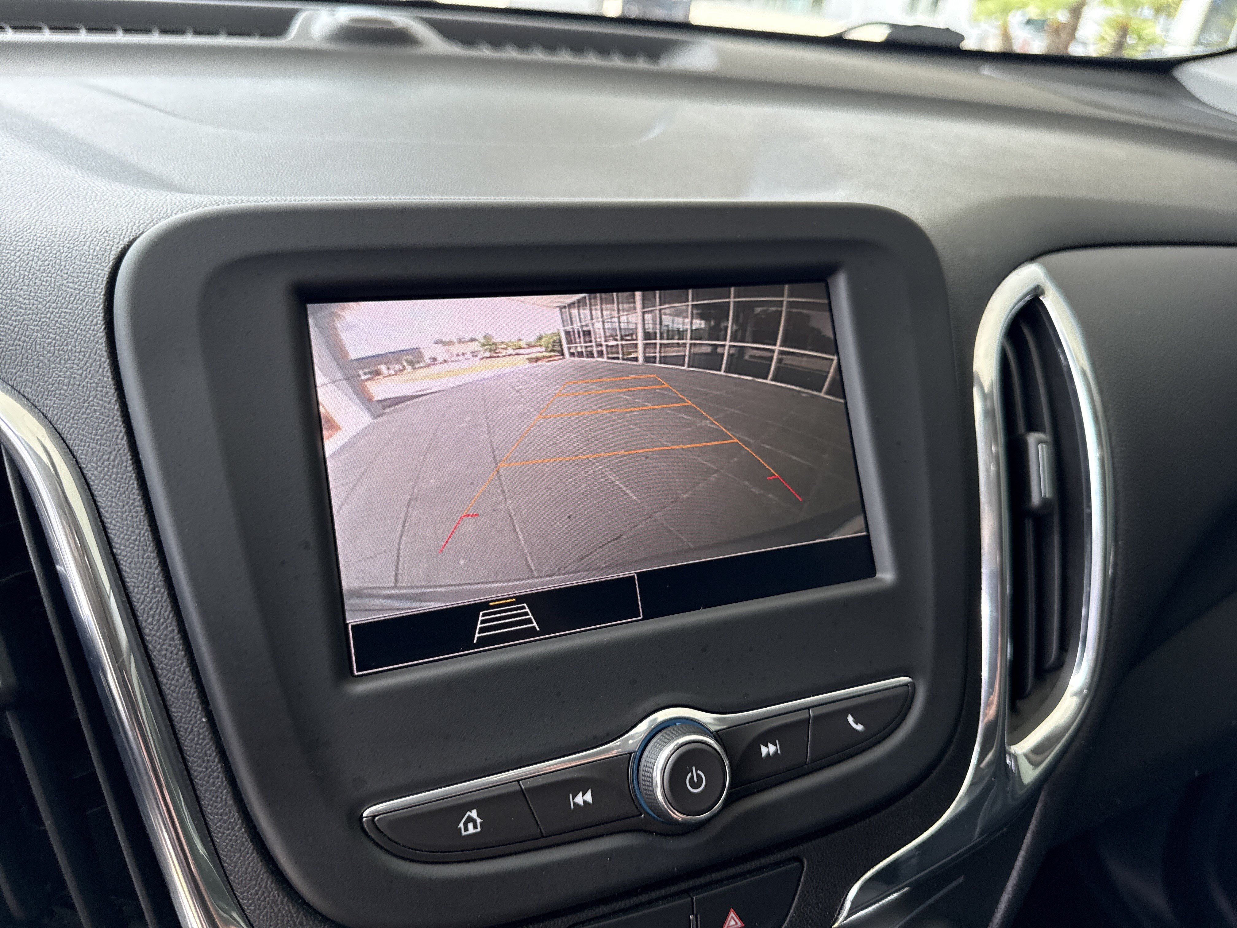 Used 2023 Chevrolet Equinox LT FWD image 24