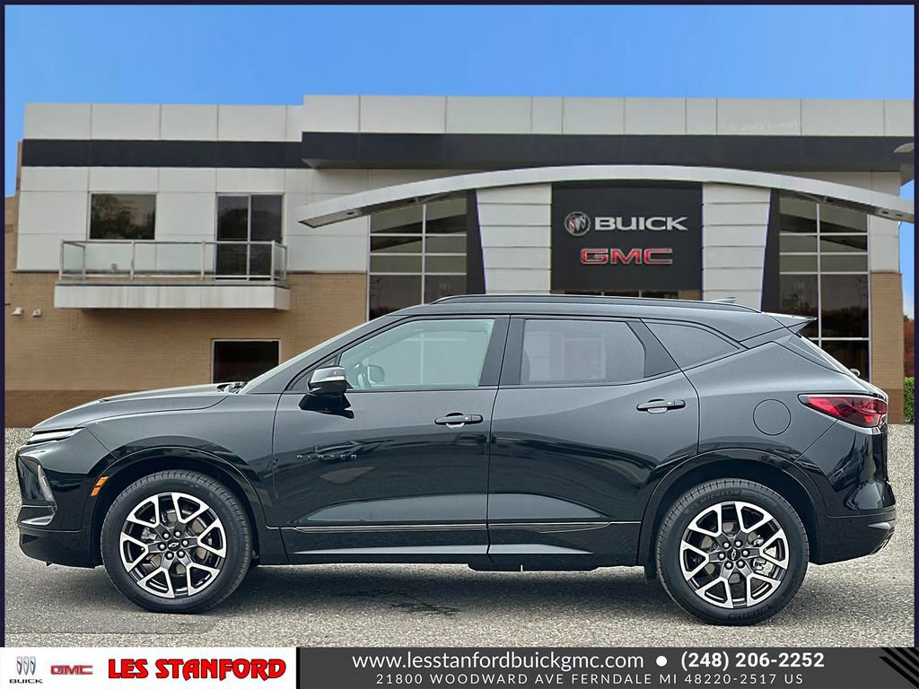 Certified 2025 Chevrolet Blazer RS AWD/4WD image 2