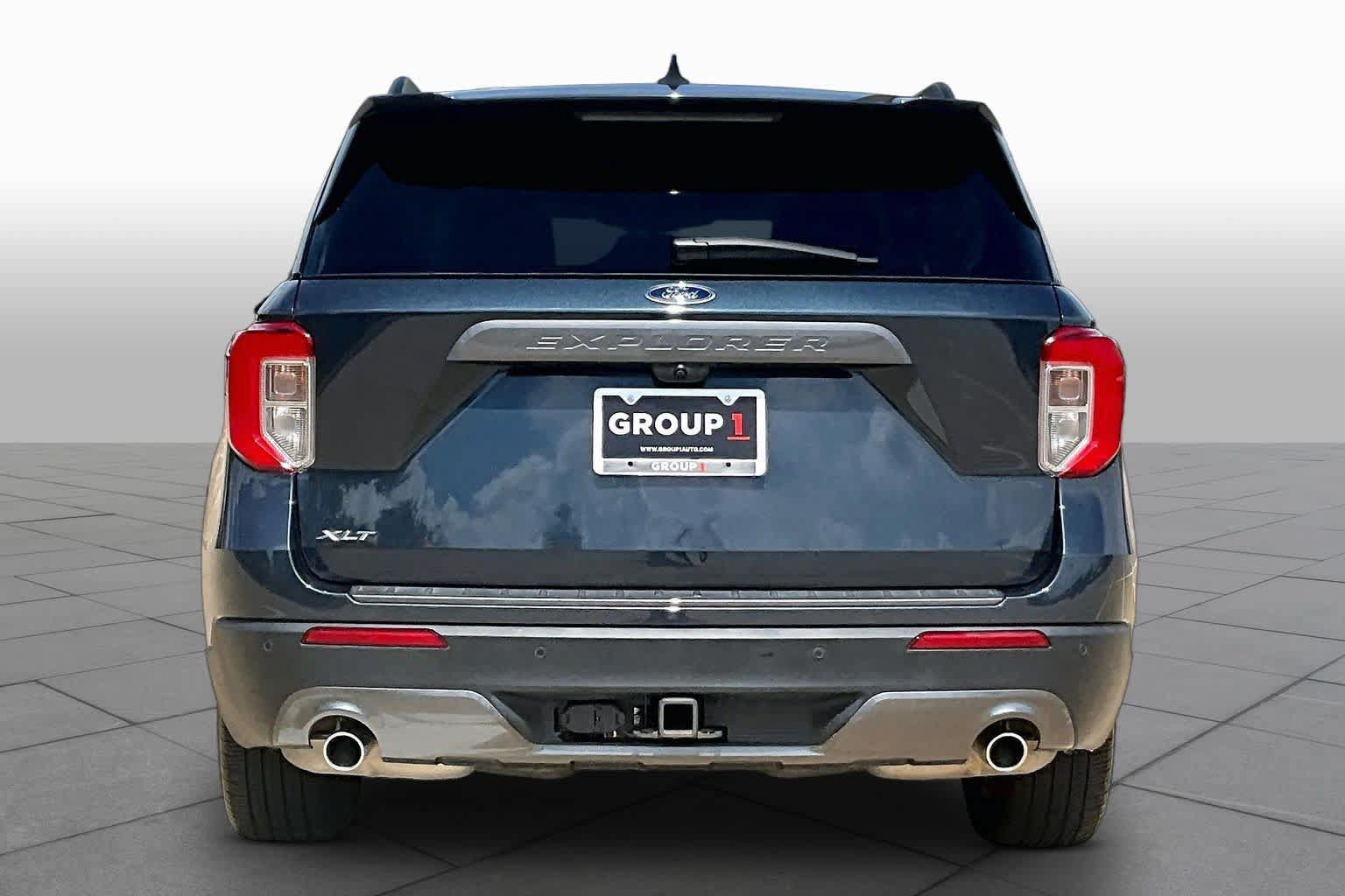 Used 2022 Ford Explorer XLT w/ Equipment Group 202A RWD image 5
