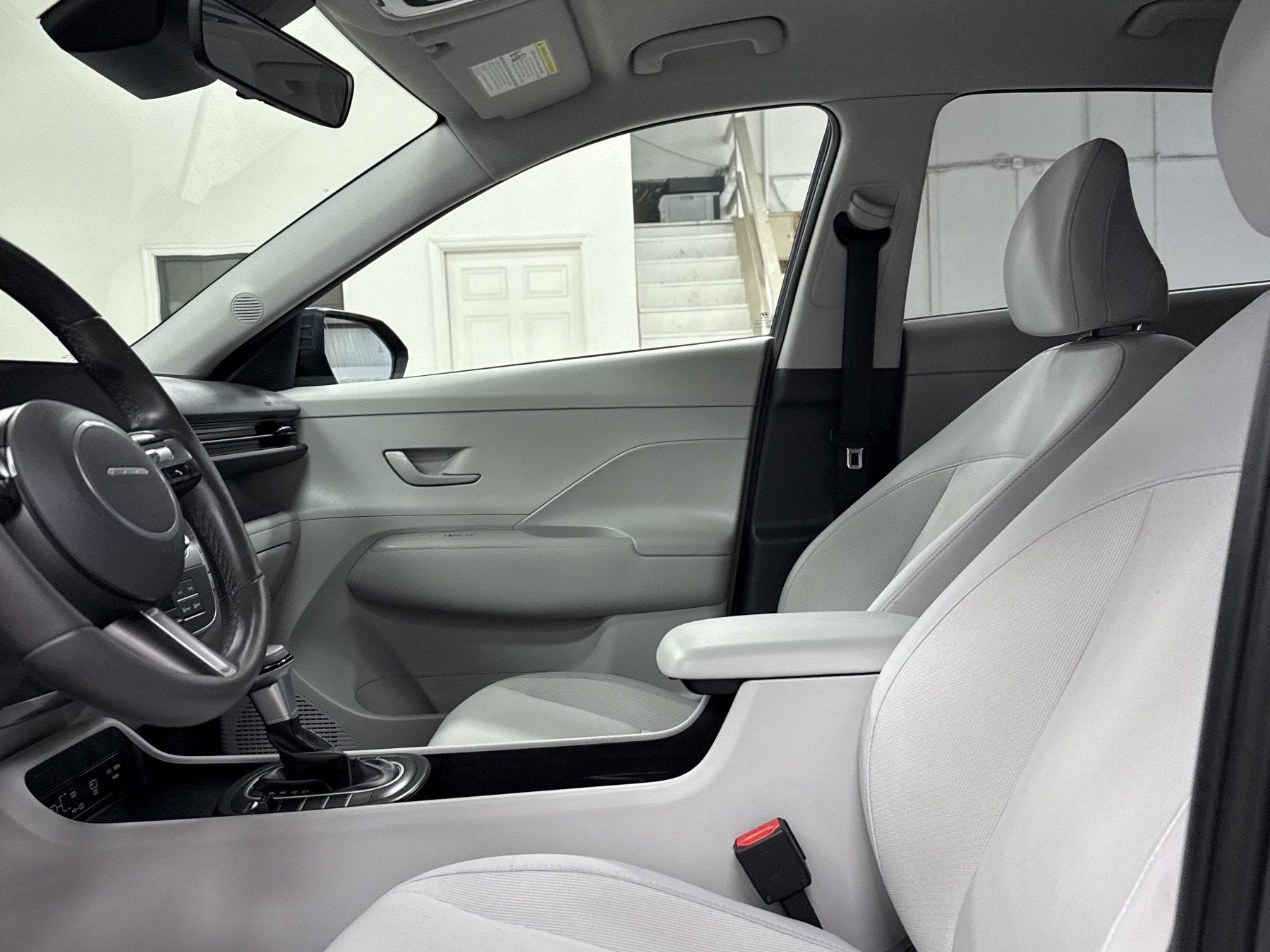 Used 2025 Hyundai Kona SEL image 4