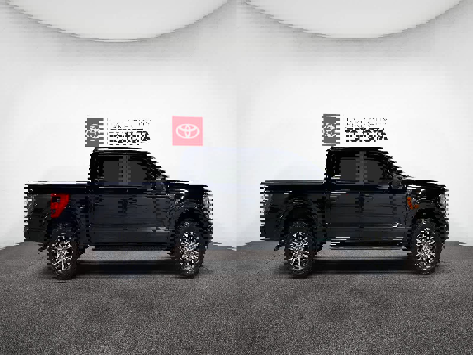 Used 2022 Ford F150 XL w/ STX Appearance Package image 9