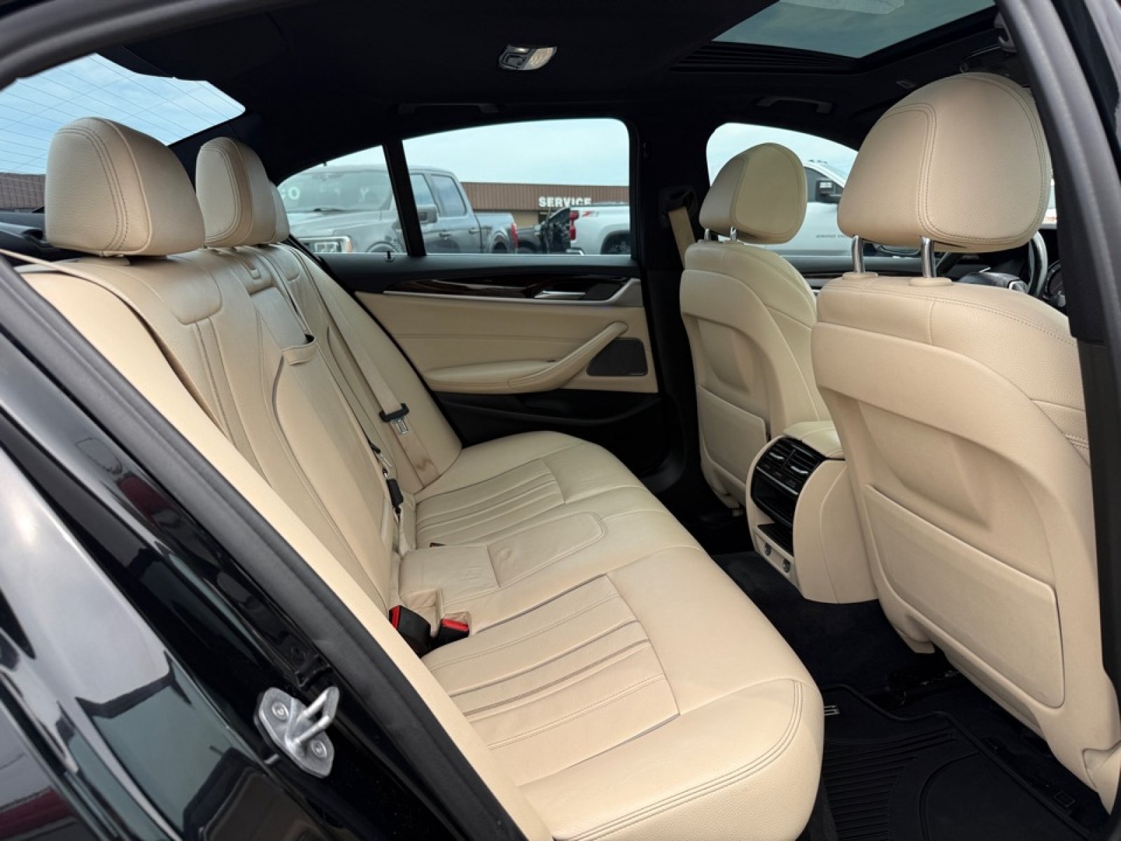 Used 2019 BMW 530e xDrive w/ Convenience Package AWD/4WD image 26