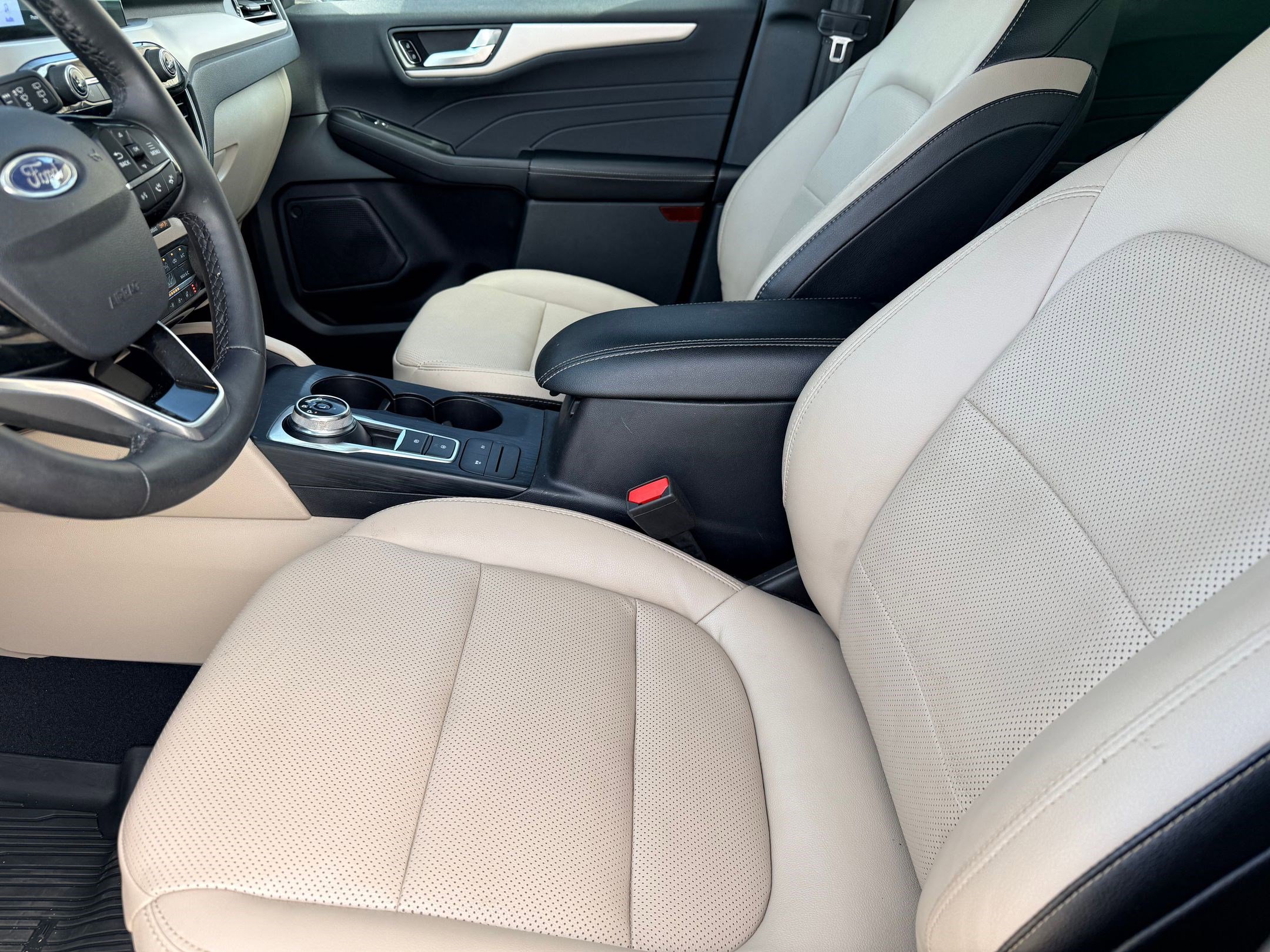 Used 2022 Ford Escape SEL w/ Technology Package image 20