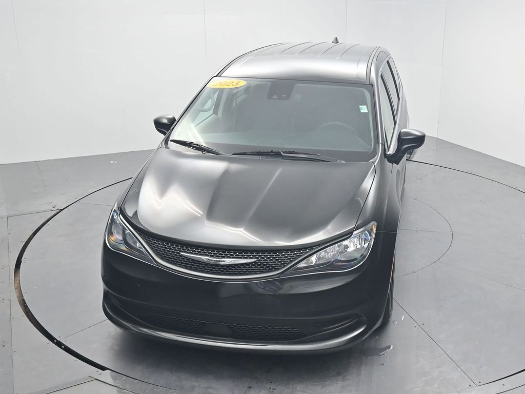 Used 2023 Chrysler Voyager LX image 49