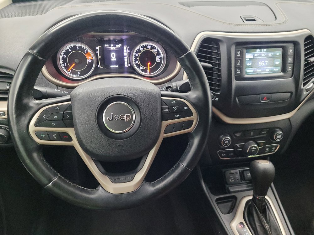 Used 2017 Jeep Cherokee Latitude FWD image 22