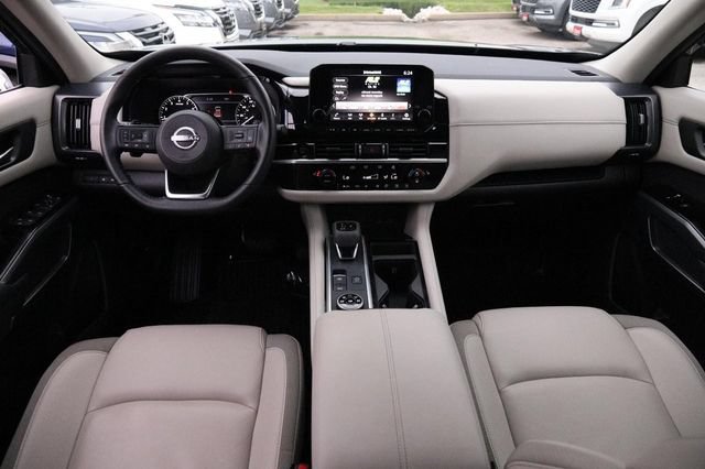 Certified 2025 Nissan Pathfinder SL AWD/4WD image 24