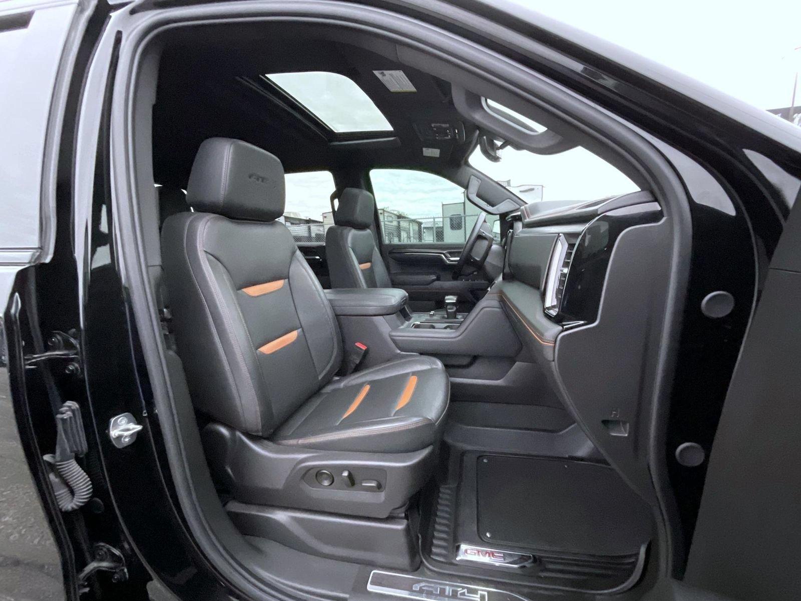 Certified 2024 GMC Sierra 1500 AT4 w/ Technology Package AWD/4WD image 15