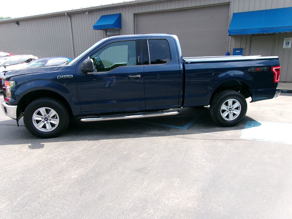 Used 2017 Ford F150 XLT image 2