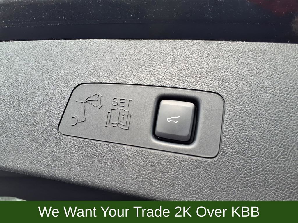 Used 2023 Lincoln Corsair Reserve w/ Equipment Group 202A image 15