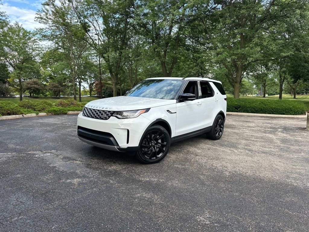 New 2025 Land Rover Discovery S image 1