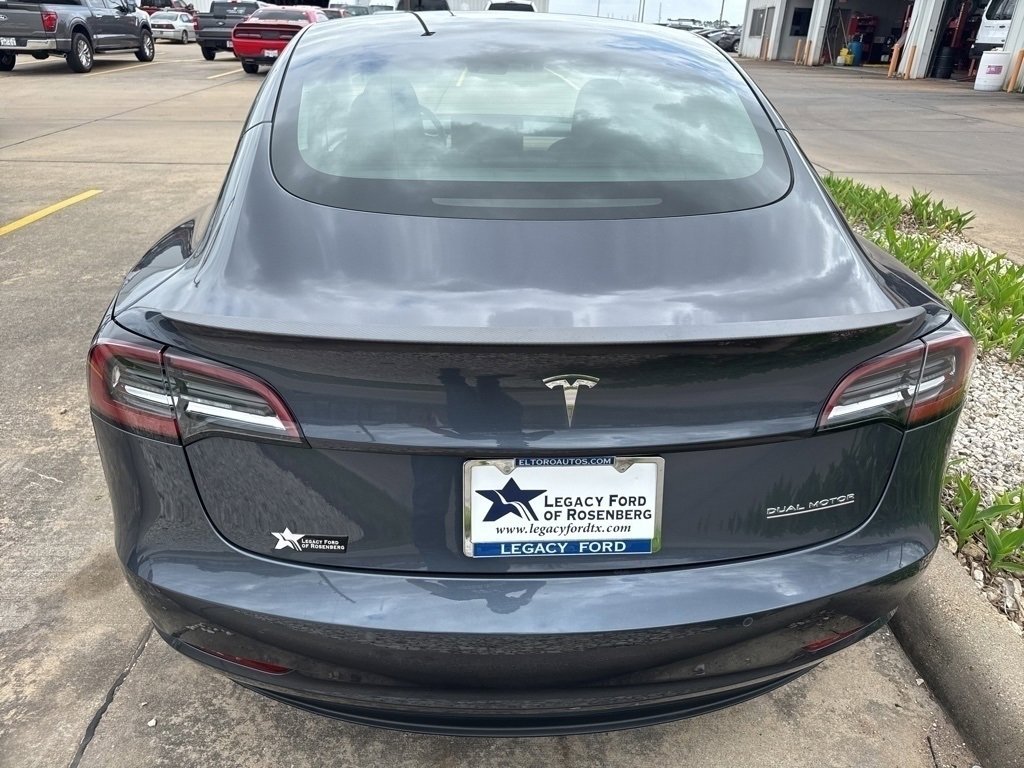 Used 2022 Tesla Model 3 Performance image 4