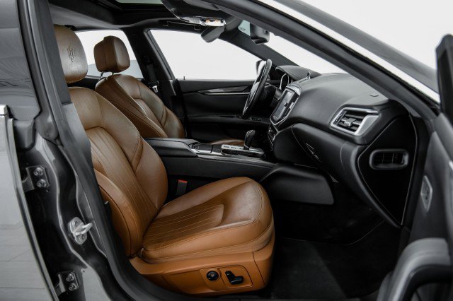 Used 2016 Maserati Ghibli RWD image 35