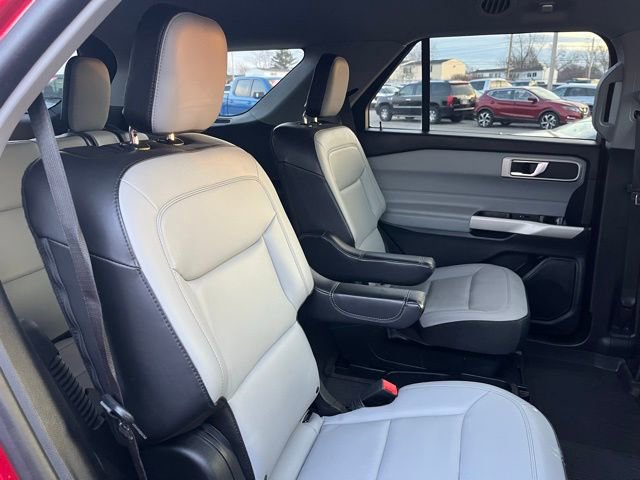 Used 2021 Ford Explorer XLT w/ Equipment Group 202A image 25