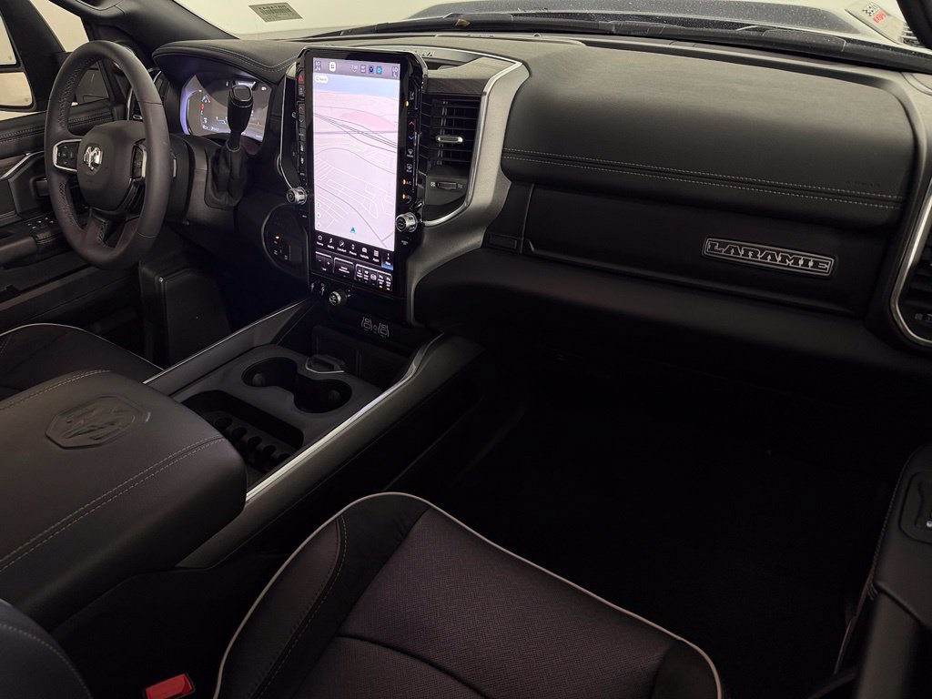 Used 2025 RAM 3500 Laramie AWD/4WD image 16