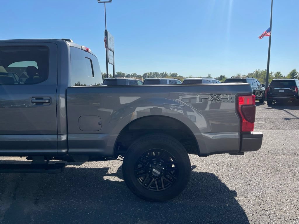 Used 2022 Ford F250 Lariat w/ Black Appearance Pkg AWD/4WD image 9