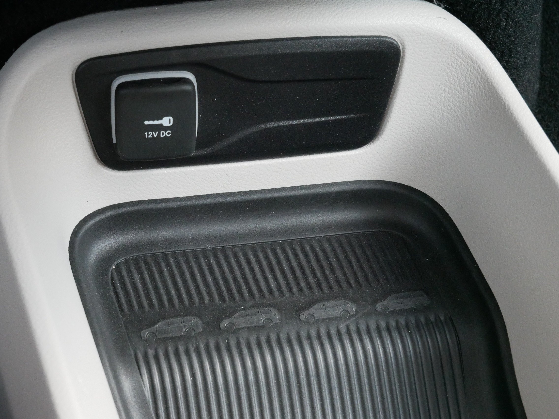 Used 2023 Chrysler Voyager LX FWD image 25