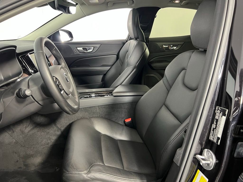 Used 2025 Volvo S60 B5 Plus image 23
