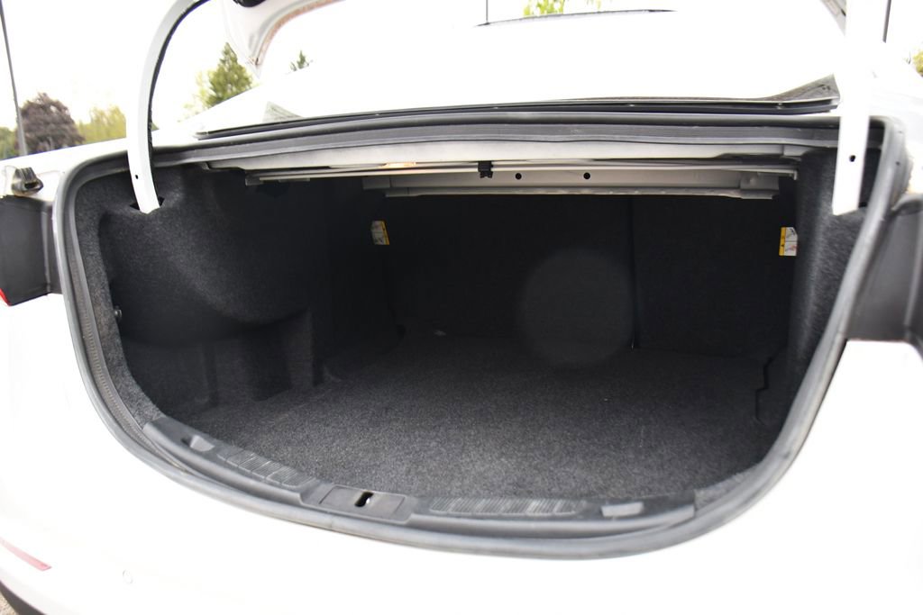 Used 2020 Ford Fusion SE FWD image 18