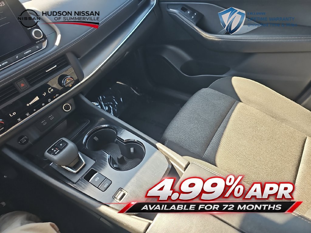 Used 2025 Nissan Rogue SV FWD image 26