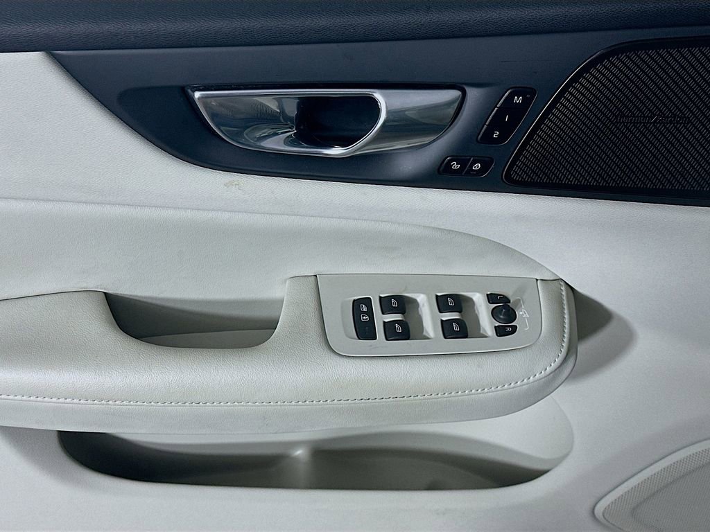 Used 2023 Volvo S60 B5 Ultimate image 25