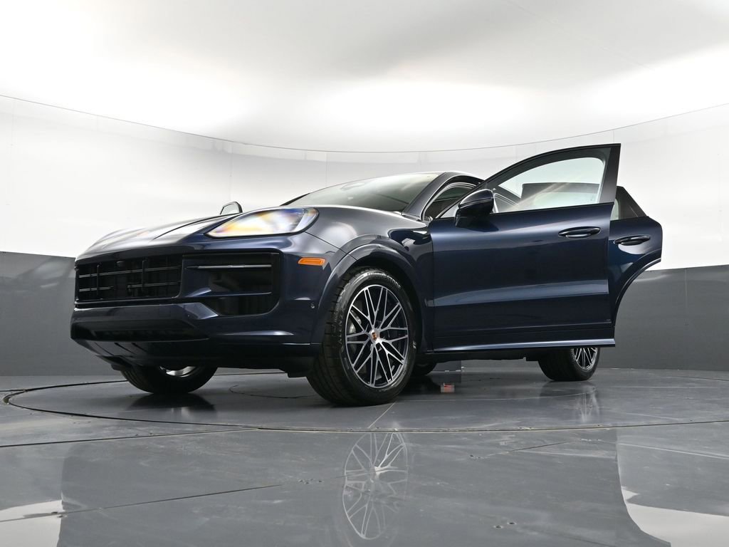 New 2026 Porsche Cayenne GTS image 42
