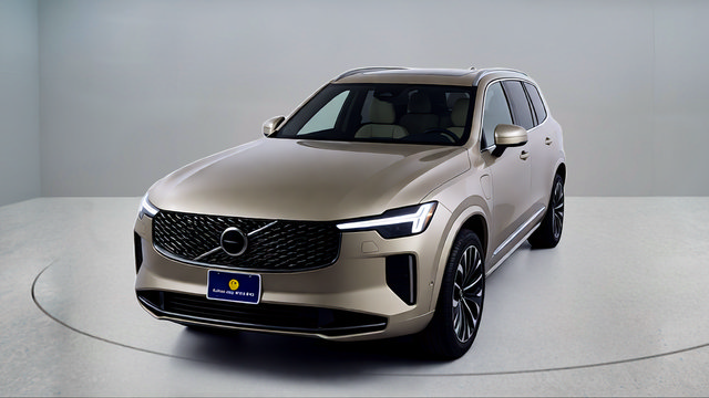 New 2026 Volvo XC90 T8 Plus w/ Protection Package Premier AWD/4WD image 2