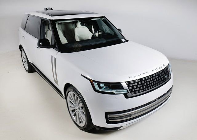 Used 2024 Land Rover Range Rover Long Wheelbase SE image 27