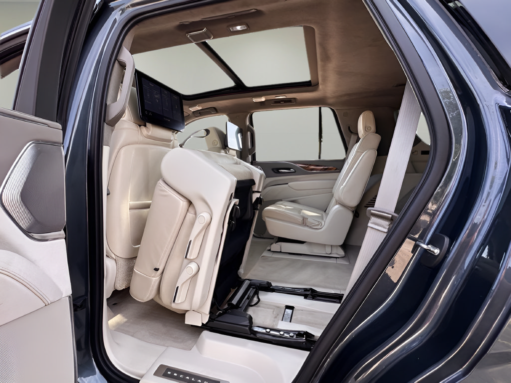 Used 2021 Cadillac Escalade Premium Luxury Platinum AWD/4WD image 21