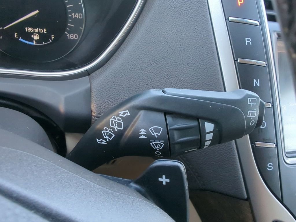 Used 2016 Lincoln MKX Select image 29