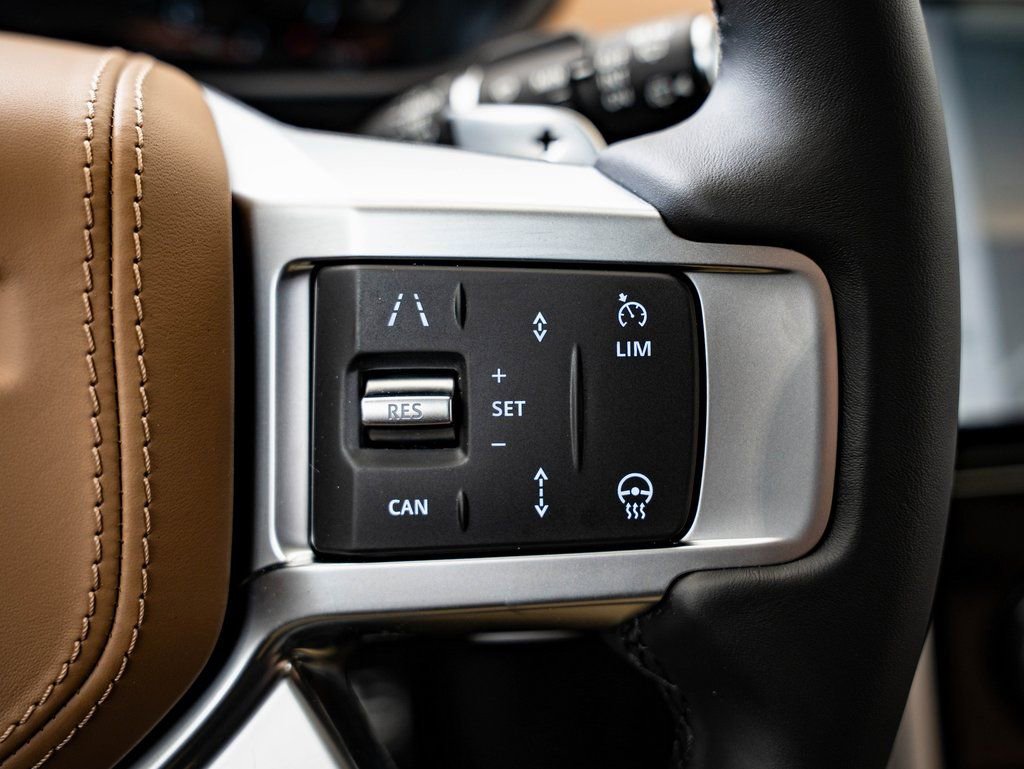 New 2026 Land Rover Discovery Limited Edition image 24