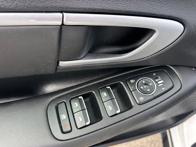 Used 2025 Hyundai Sonata SEL FWD image 13
