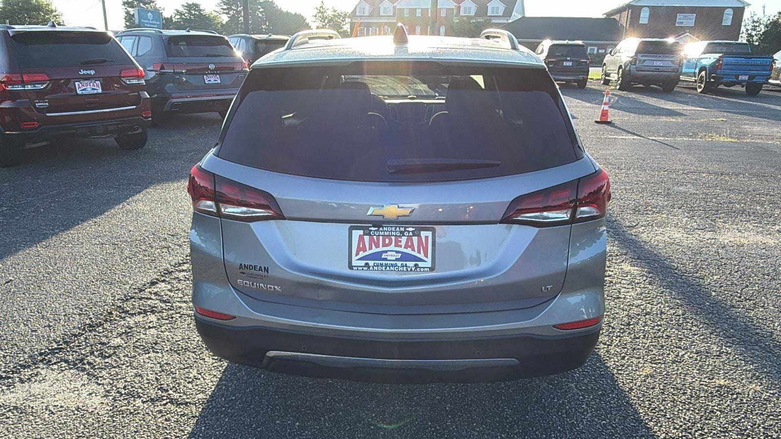 Used 2024 Chevrolet Equinox LT FWD image 8